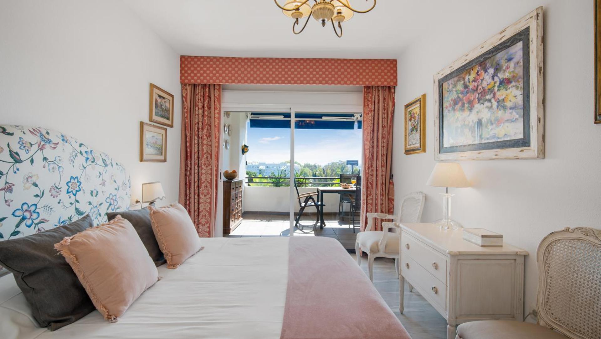 1 Bedroom Apartment, With Sea Views, In Medina Garden - Puerto Banus Apartament *