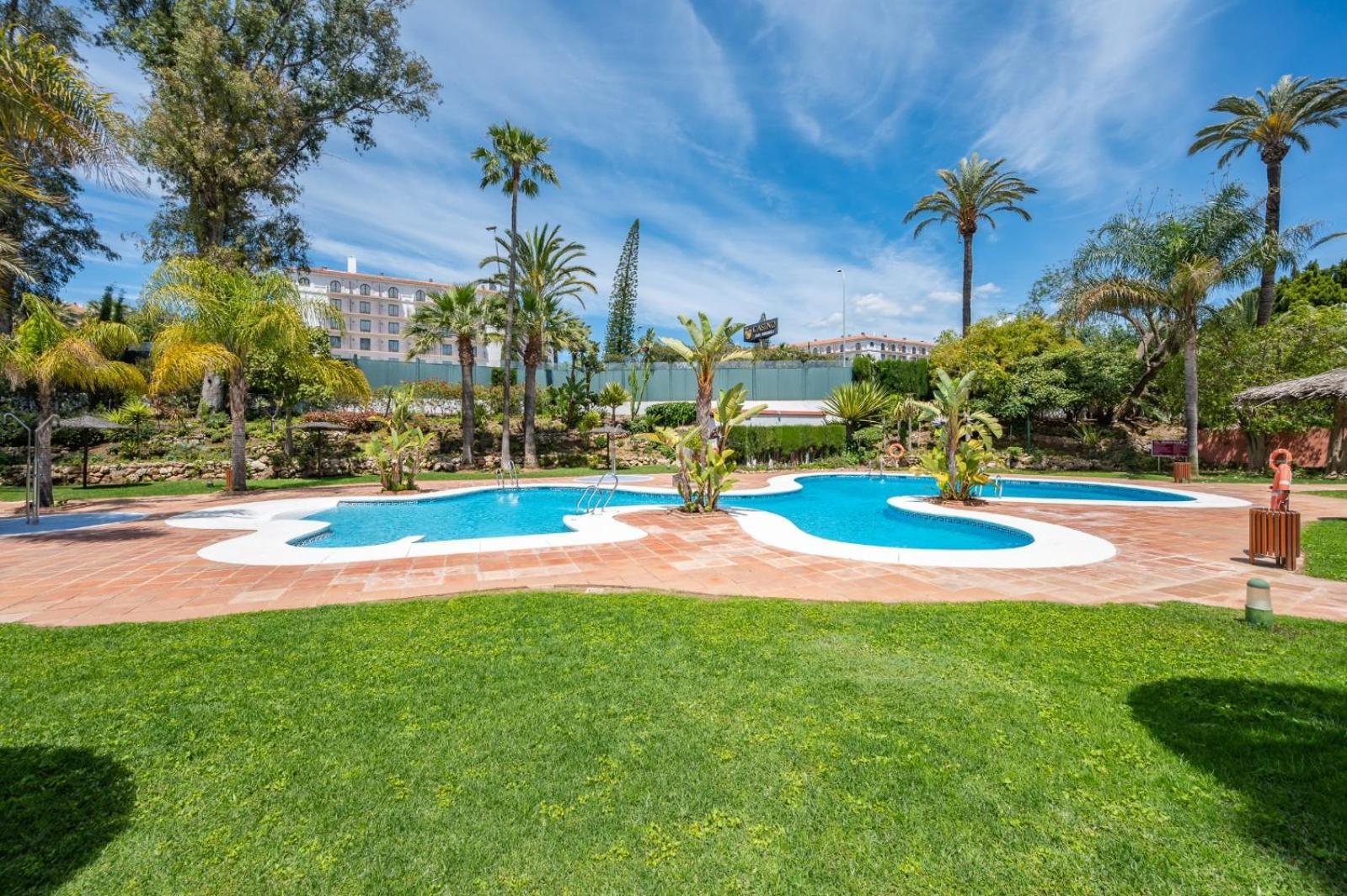 Apartament 1 Bedroom Apartment, With Sea Views, In Medina Garden - Puerto Banus *